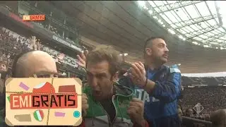 Emigratis -  Pio e Amedeo cantano l'inno Italiano nello stadio Francese.