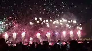 Doha fireworks magic 🎆✨ Night sky lit with beauty and joy! 🇶🇦 #Doha #Fireworks #QatarNights #SkyShow