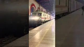 WAP 7 LOCOMOTIVE ENTRY, RAILWAY LOCO PILOT DUTY, WAP 7 LOCO #railway #shorts #wap7 #indianrailways