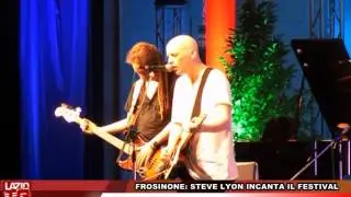 FROSINONE, STEVE LYON INCANTA IL FESTIVAL    PERTEONLINE.IT