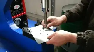 Semi automatic hardware riveter