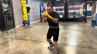 jab-cross-left hook- cross en desplazamiento