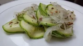VOCÊ PRECISA FAZER ESSA SALADA DE ABOBRINHA