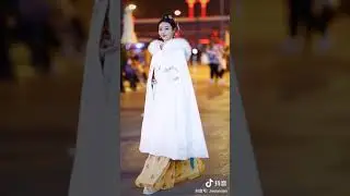 街拍# 30 #冬季穿搭#美女#气质#🎶🎶 一剪梅*抖音短视频