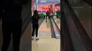 #bowlingfun #gobowling #shorts #bowling #femalebowler #tenpinbowling #strike #practice #emaxbowling