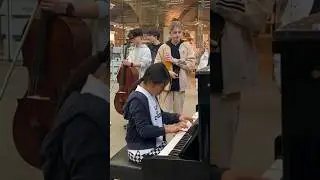 9 year old girl was playing the same song as me…