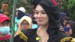AKSI MAYORET CANTIK LINCAH BERHIJAB MEMUKAU PENONTON | Marcing Band SMA PGRI TAYU