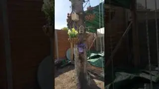 Bee totem pole