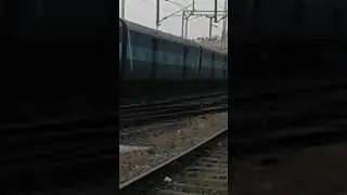 howrah rajdhani express crossing naini junction with hwh wap 7