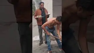 नंगा तगड़ा मज़दूर 😂 |  #comedy#funny#dedanadan08#viral#fun#shortsviral#shortvideo#shorttrending