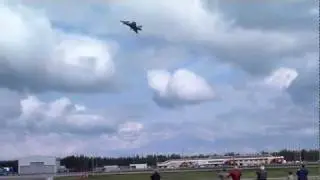Swedish Saab JAS-39 Gripen extreme takeoff