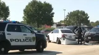 Woman strikes 2 police cruisers, 18-wheeler during wild police chase: HPD