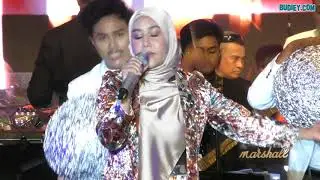 Ella Nyanyi STANDING IN THE EYES OF THE WORLD di Konsert VOICES OF LADIES