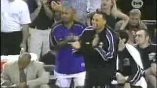Jason Williams Posterizes Mario Elie vs.Spurs