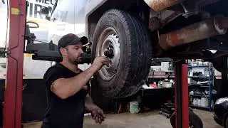 troca de rolamento de roda traseiro pirua kombi