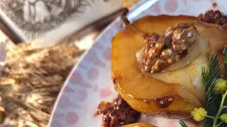  Pecene Kruske ✅️  sofisticirani desert koji spaja slatkocu voca sa sirom i orasastim plodovima.🍐🍐🍷🍷