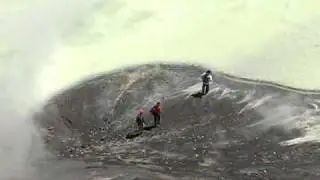 Researchers at edge of Santa Ana's volcanic lake