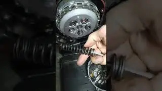 Sostituire Frizione Z 1000 Kawasaki