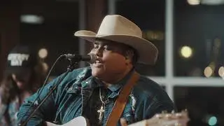 Tj & Maui Country Band - A Bar Song (Tipsy)