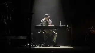 @TylerBraden sings Try Losing one at Joe&rsquo;s Live in Rosemont, IL