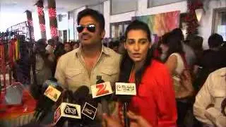 suniel shetty's exhibition to support save the chidren Ngo