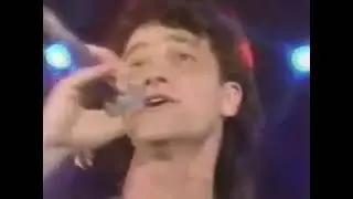 U2 EDGE Guitar FAILURE in Tokyo 1983 - Japan TV - New Years Day