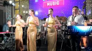 NEW YEAR PROGRAM - RETRO COVER GIRLS