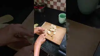 Ninga seeds pathurinkingala? Na first time pathen #ashortsaday #tamil #funny #banana #seed