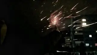 Взорвал петарду в руке! Слабонервным не смотреть!