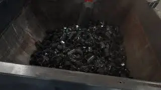 WEIMA Single-shaft shredder for plastic applications WKS 1800 Hydro shreds flower pots