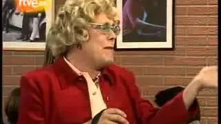 Cruz y Raya- 'Winny Burger (chipi-wini-mini)'_low.mp4