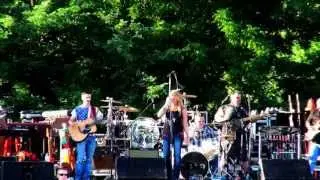 Rachelle Lamb- Life Goes On- Live Boot Scoot Bang 2013