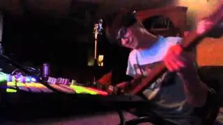 Live Bass Looping and Mixing with Ableton Live