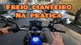 Como usar o freio dianteiro da moto?