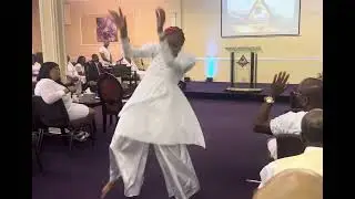 Maliyah ministers “Hold Me Close” by Kelontae Gavin