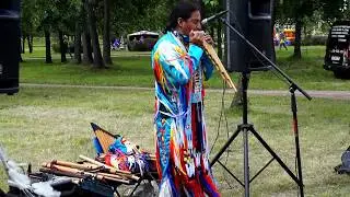 Fantastically beautiful Indian music. Inty Pakarina.