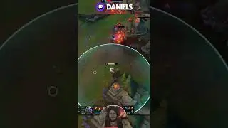 Nada como monetizar as jogadas ruins dos amigos #shorts #leagueoflegends #fyp