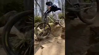 Downhillmtb #downhillmtb #viral #mtb #mountainbiking #viral #jump #whip #tech #thredbomtb