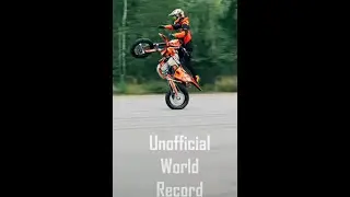 World longest no-hands motorcycle wheelie. 😎