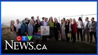 Minister of Indigenous Services visits Virtual Health Hub site