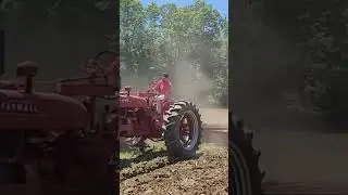 Engage and Disengage the Torque Amplifier on a Farmall Super M-TA #farmallfanatic #farmall #shorts