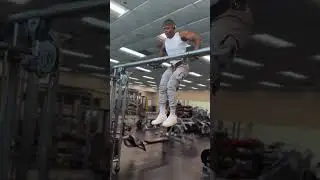 is calisthenics better than weight lifting?#calisthenics #muscleup #strengthtraining