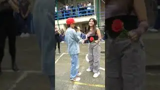 El ni&ntilde;o m&aacute;s viral de Medell&iacute;n me dio una rosita 🌹 #julda #baile #medellin #musica #colombia #julda