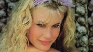 13 Sexy Photos of Daryl Hannah