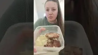 Пюрешка с котлетками! Ну ооочень вкусно🤤Мама готовила 😋 #мукбангроссия#емнакамеру#итинг#