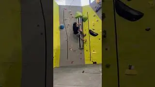 Climbing Crack #bouldering #climbing