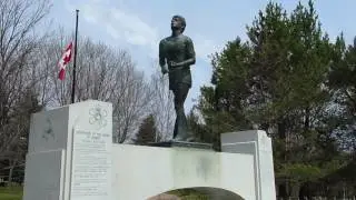 Terry Fox Memorial in Thunder Bay - Across Canada Road Trip