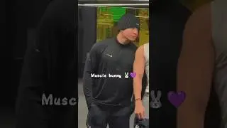 Jungkook showing his arms in the gym with V 💪🏻💪🏻🔥 #bts #jungkook #jk