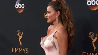 Sofia Vergara (Emmy's Arrival 2016) | ScreenSlam