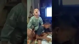 ganggu kakaknya lagi makan #ganggu